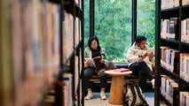 Digital reading boom draws more Chinese into books