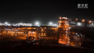 塞拉利昂：中企承建铁矿项目“点亮”夜空，见证合作