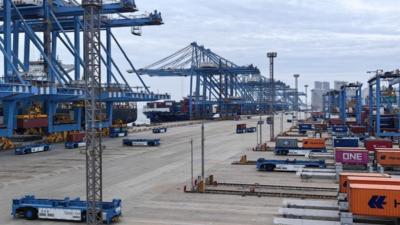 首席记者谈首季经济丨在港口触摸中国外贸新脉动