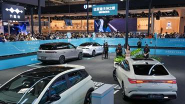 Economic Watch: Intelligence the new horsepower at world's biggest car show in Beijing
