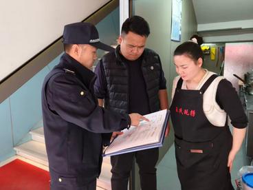 西安高新区：落实门前“三包”责任 助力百日攻坚行动