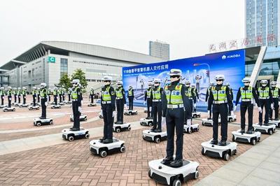 千台签约百台交付  奇瑞墨甲智警机器人落地公共服务场景