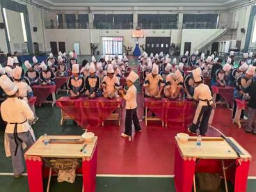 陕西靖边县：非遗技艺进校园 培养下一代传承热情