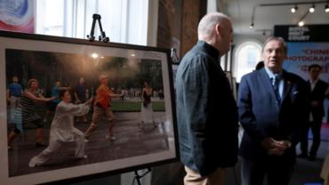 "Chinese Story" photographic exhibition opens in London