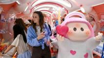 China reports surge in payment by overseas individuals during May Day holiday
