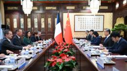 China, France shoulder important responsibilities for upholding int'l peace, stability, development: top diplomat