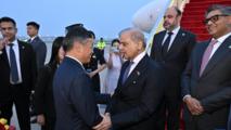 Pakistani PM arrives in Beijing