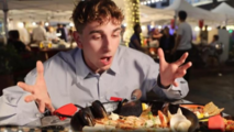 Italian vlogger highlights safety, culinary abundance of Shanghai's nightlife