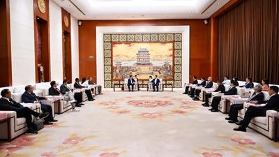 叶建春会见厄瓜多尔帕斯塔萨省省长