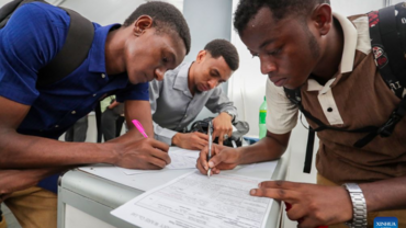 Feature: China-Tanzania job fair connects youth with employment opportunities