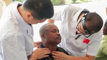 Roundup: Chinese doctors offer free medical services to mark TAZARA's 50th anniversary