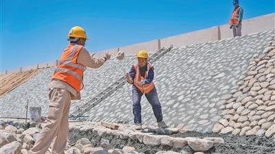 中企参与承建阿曼—阿联酋首条跨境铁路稳步推进