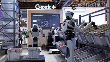 Technology&Life | AI agent hardware & system products mirror future life at World AI Conference
