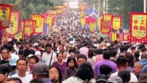 ChinaInNumbers | Dawn, vendors & hot food : Simple happiness along thekilometer-long Chinesemorning market
