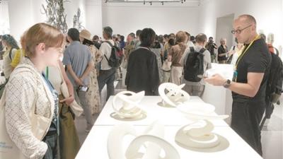 “瓷的未来”2026景德镇国际陶瓷艺术双年展开幕