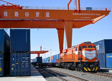 上半年内蒙古陆路口岸货运量同比增长43.3%