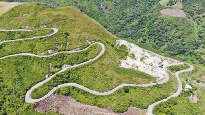 中企承建秘鲁高原公路改造与维护项目惠及20余万人