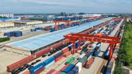 Shijiazhuang int'l land port handles 814 China-Europe, China-Central Asia freight train trips in H1