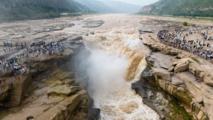Spectacular Hukou Waterfall in NW China's Shaanxi sees summer tourism boom