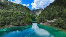 SichuanMosaics | SW China's Jiuzhaigou attracts int'l tourists with stunning scenery