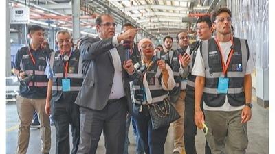 中埃记者采访吉利汽车埃及工厂和销售门店
