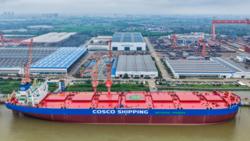 中远海运散运32.5万载重吨甲醇双燃料矿砂船命名