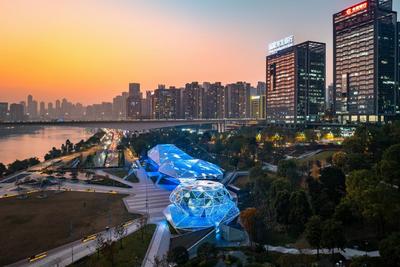 走进江北嘴地标——重庆金融会展中心