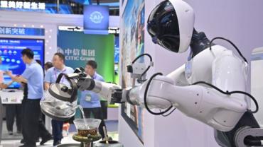 Intelligent robots showcased at 23rd China-ASEAN Expo