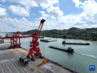 南宁港新增平陆运河通道货量日均约2万吨