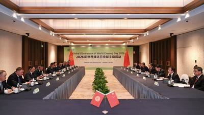 倪虹会见吉尔吉斯斯坦建筑、建设、住房和社区服务部部长奥伦塔耶夫