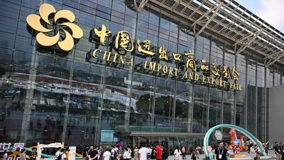 第140届广交会开展 吸引境外采购商约34万名