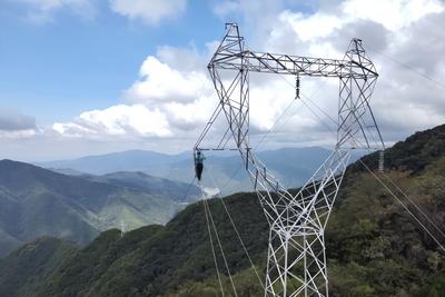陕西：电网秋检稳根基