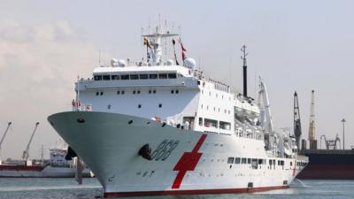 中国海军“吉祥方舟”号医院船抵达加纳
