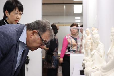 “中国白·德化瓷”悉尼推广展示中心揭牌