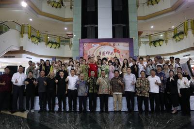 印尼阿拉扎大学孔子学院举办中秋文化活动