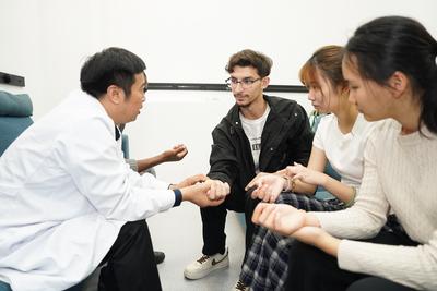 “洋中医”中国求学记