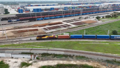 中欧班列“速度密码”：从全程时刻表到“一单制”探索