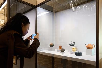 俄罗斯圣彼得堡举办中国宜兴陶瓷藏品展