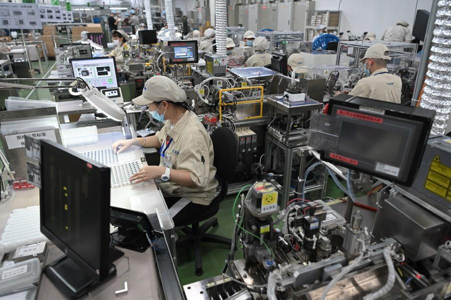 China's electronic information manufacturing reports steady output