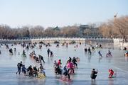 Economic Watch: Snow, ice tourism heats up during New Year holiday