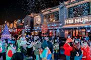 China's consumption gains steam as shopping, tourism, catering rebound 