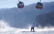 Snow-ice tourism heats up holiday travel rush in NE China