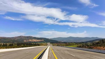 Chinese contractor braves heat to complete final stretch of Algeria's highway project