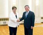 Chinese premier calls for closer cooperation with IMF