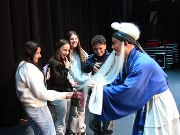 中国戏曲在欧洲多国展演圈粉年轻群体 