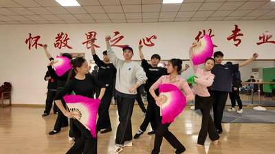 花鼓灯与话剧融合剧《灯窝子里的人》即将精彩亮相