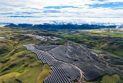 乌蒙之巅，光耀蓝海——云南白云198兆瓦光伏项目并网发电纪实